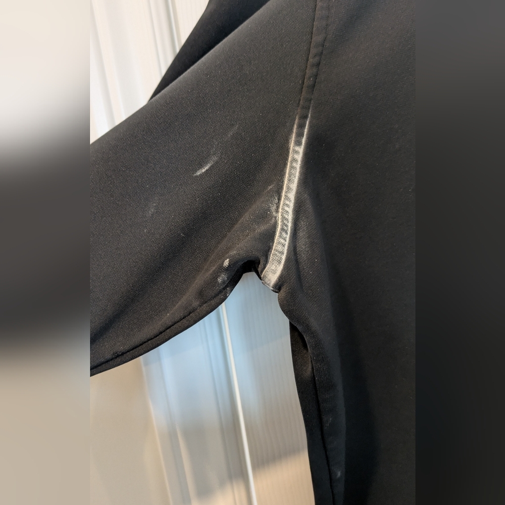 Under Armour Black Hoodie - Picture 2 of 8